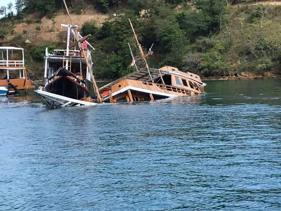 Tak Ada Wisatawan, Kapal-kapal di Labuan Bajo Tenggelam Karena Tidak Terurus. Sayang Banget ya! 5