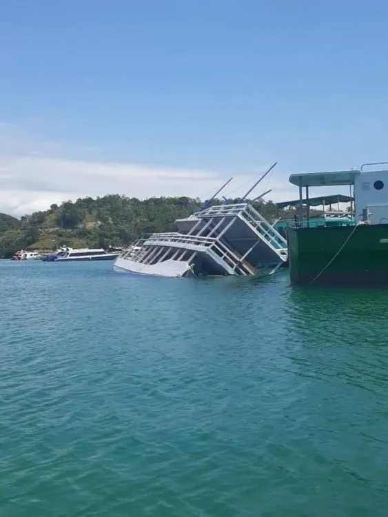Tak Ada Wisatawan, Kapal-kapal di Labuan Bajo Tenggelam Karena Tidak Terurus. Sayang Banget ya! 6