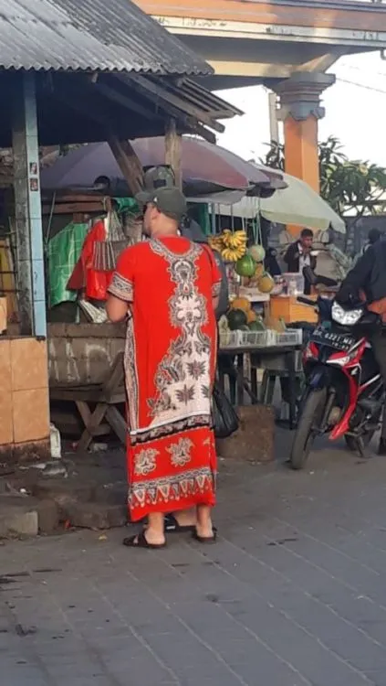 8 Kelakuan Ajaib Turis Bule yang Liburan di Bali. Aneh-aneh Juga Perilakunya ya! 4