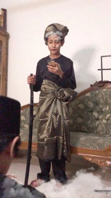 11 Potret Kreatif Momen Khotbah Salat Id di Rumah Ketika Karantina. Yang Penting Berasa Lebaran~ 18