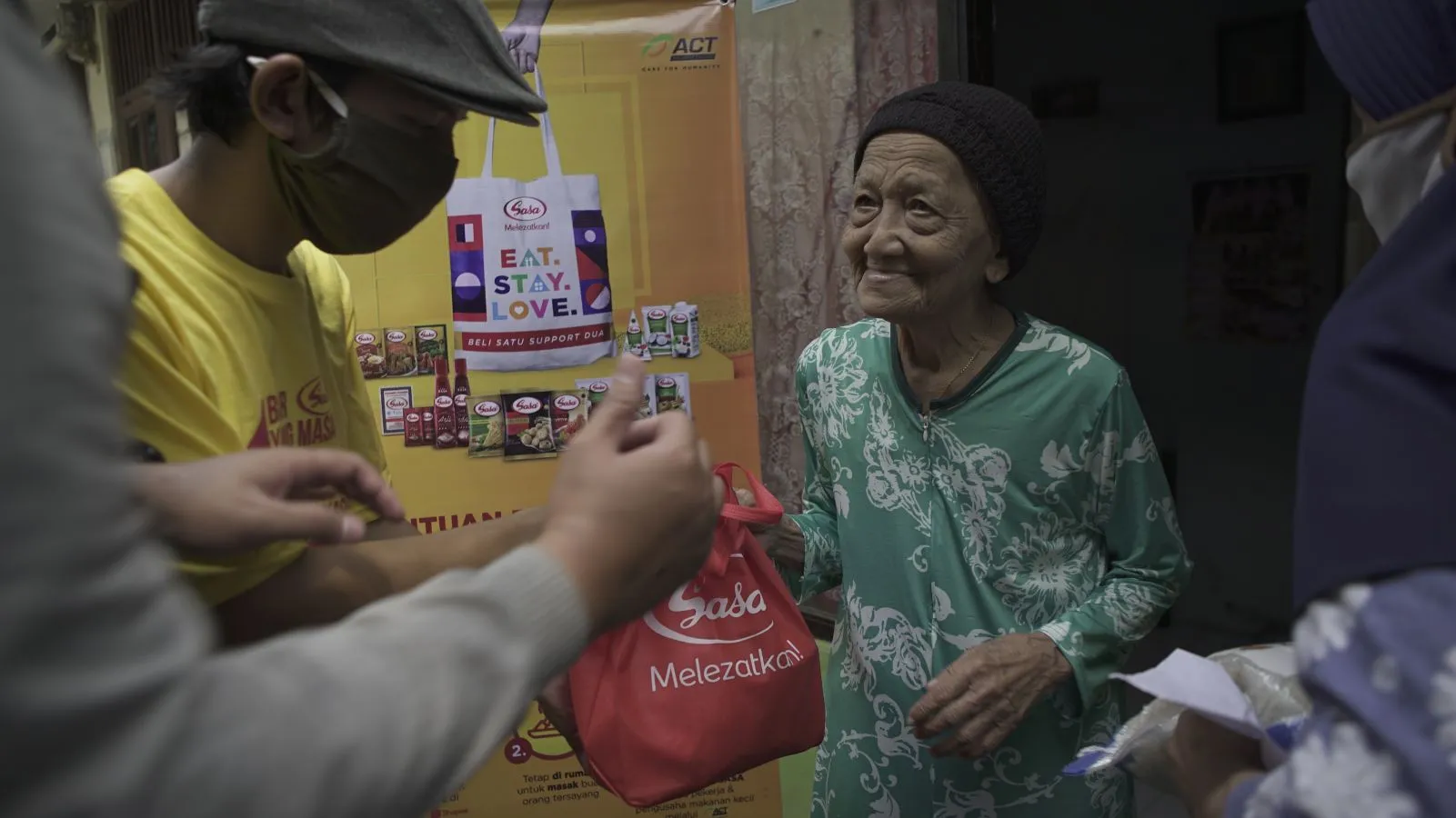 Lewat Kampanye #EatStayLove, PT Sasa Inti Ajak Masyarakat Berbagi Kebaikan di Tengah Pandemi