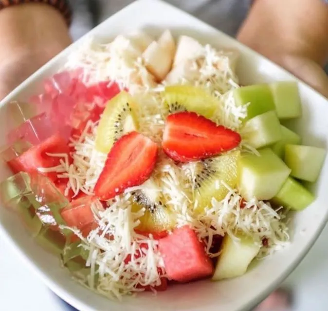 8 Resep Salad Buah yang Nggak Cuma Penuh Mayones dan Keju Saja. Potensial untuk Jualan Juga 13