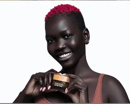 Kumpulan Foto Nyakim Gatwech, Model Kulit Hitam Asal Ethiopia dengan Gayanya yang Memesona 5