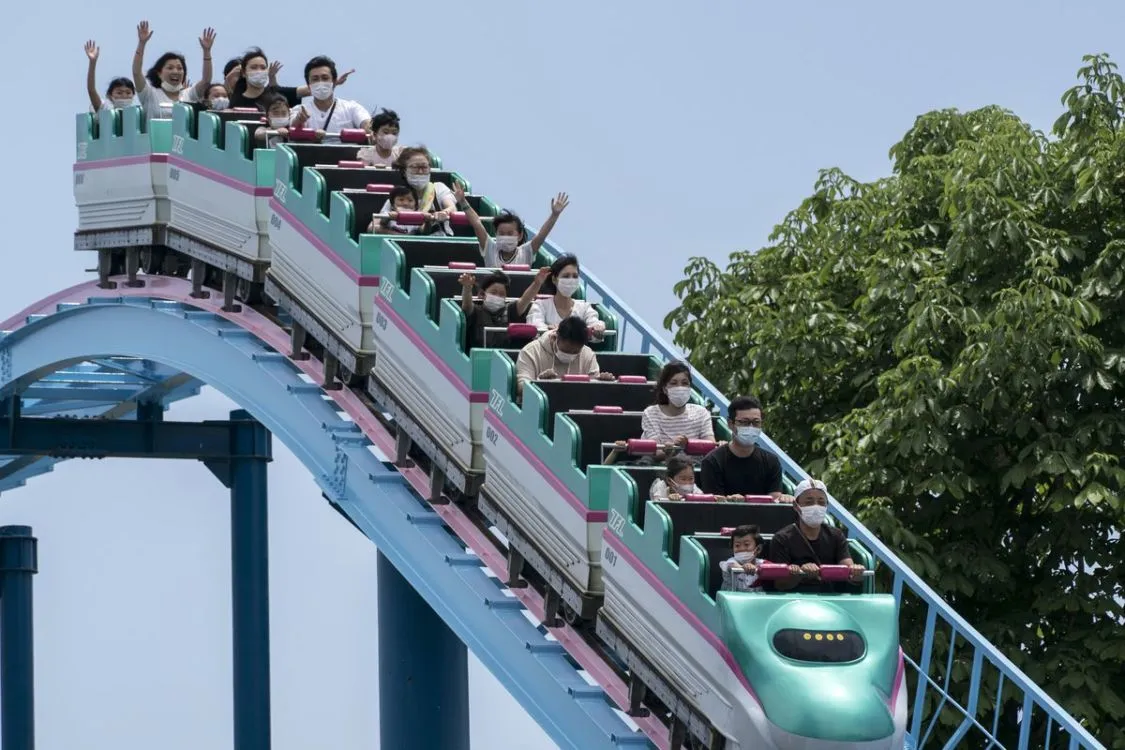 New Normal, Pengunjung yang Naik Rollercoaster di Jepang Nggak Boleh Teriak-teriak. Susah Juga ya! 4