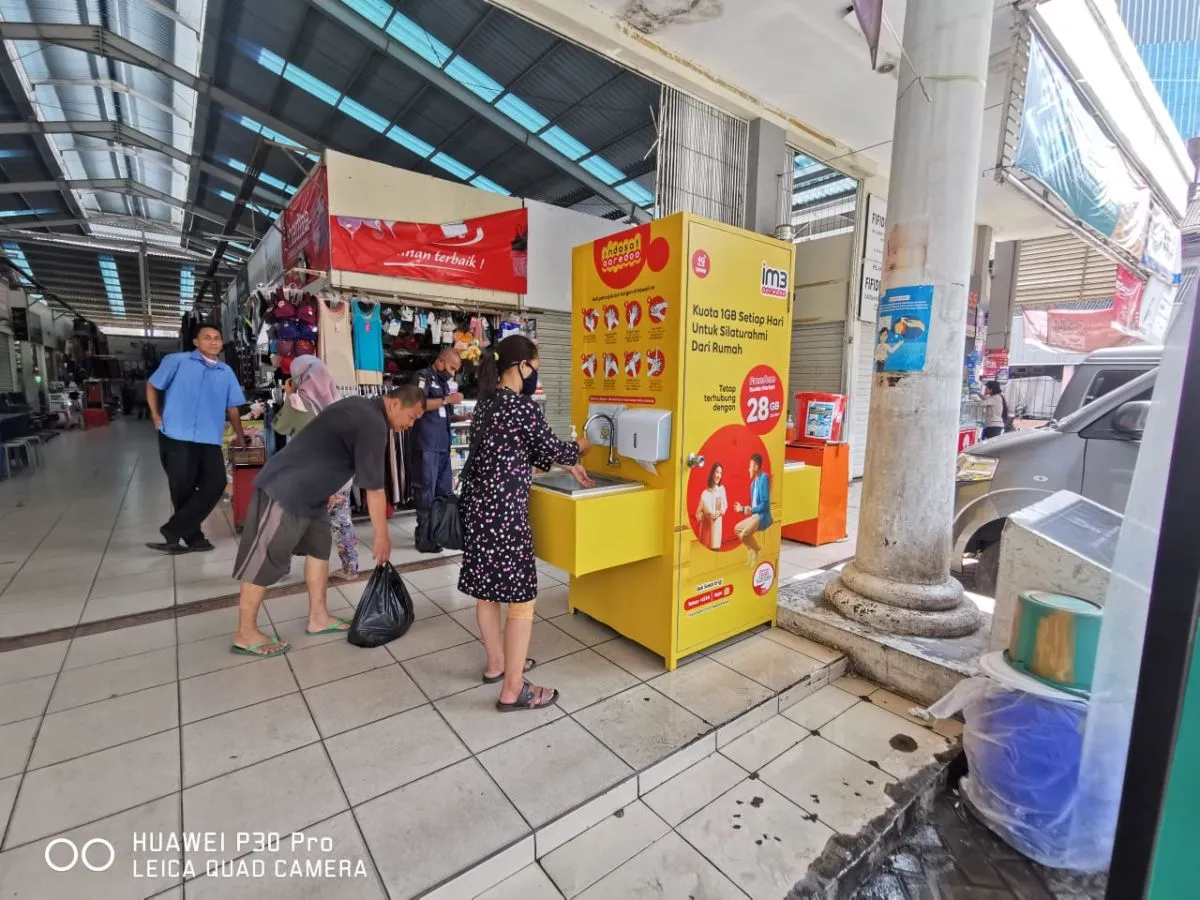 Lawan Pandemi Covid-19, Indosat Ooredoo Salurkan Bantuan APD ke Tenaga Medis dan Sembako ke Warga 4