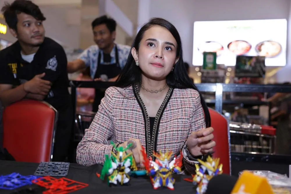 Rela Rogoh Kocek Lebih Dalam, 10 Artis ini Punya Hobi Mahal: Koleksi Action Figure! 19
