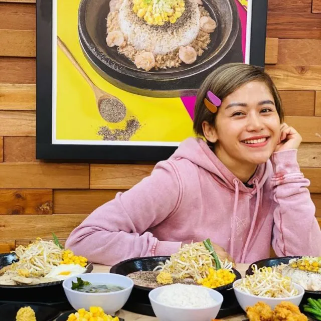 10 Food Vlogger Cewek di Indonesia yang Hobi Makan Banyak tapi Tetap Langsing. Bikin Iri! 16