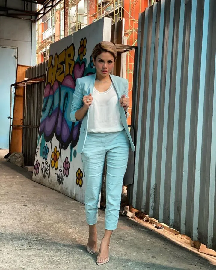 Dikenal Murah Hati, Kedermawanan 5 Artis ini Justru Disalahartikan. Banyak yang Minta Dikasihani 8