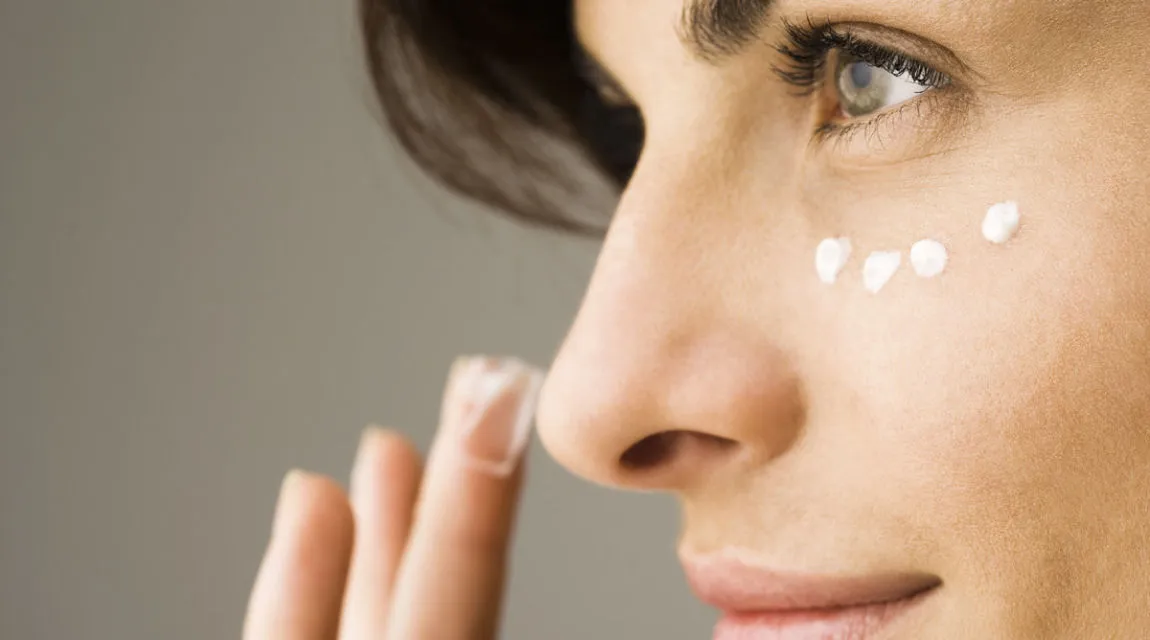 8 Produk Makeup yang Wajib Dimiliki Para Pemula. Aman dan Natural Buat Muka! 10
