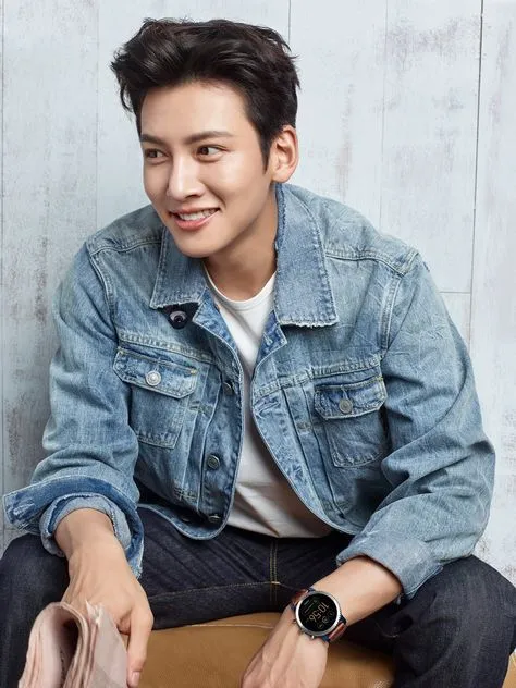 9 Aktor Korea yang Gayanya Sederhana di Keseharian. Yang Macho Sampai Imut, Ada! 14