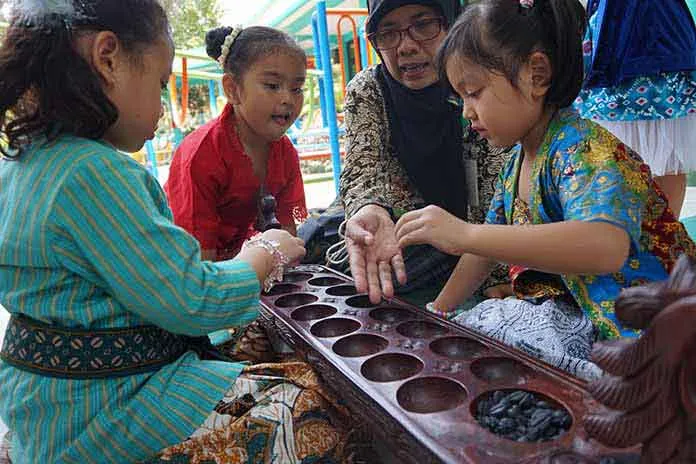 Menelusuri Jejak Congklak, Permainan Tradisional Populer di Jawa yang Ternyata Malah Bukan dari Jawa 10