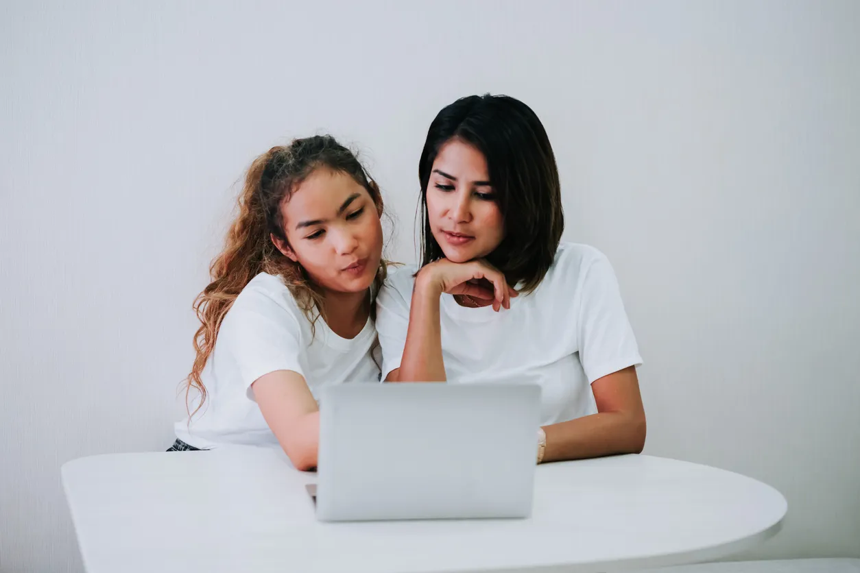 5 Tips Biar Kamu Nggak Jenuh dan Stres karena Harus Study From Home. Kangen Sekolah Sih, Tapi Sabar Dulu Ya! 9