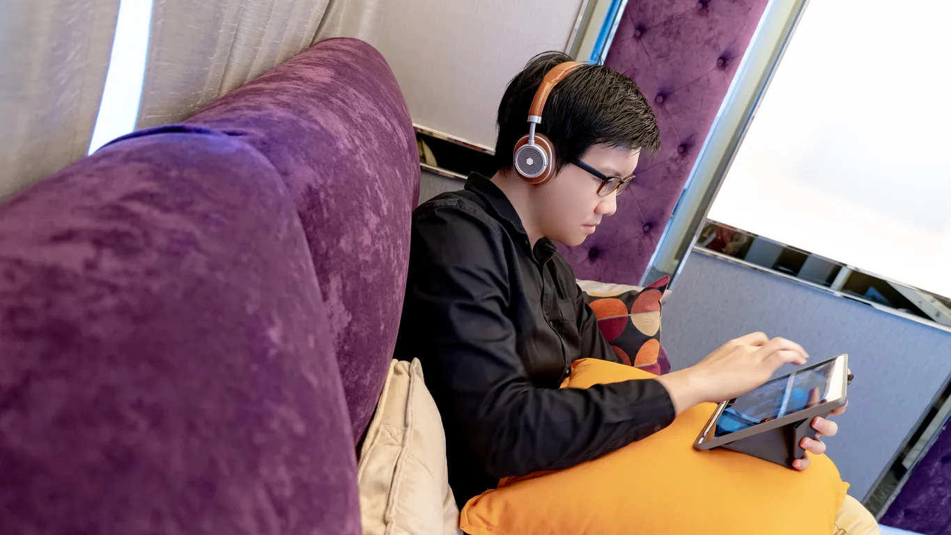 5 Tips Biar Kamu Nggak Jenuh dan Stres karena Harus Study From Home. Kangen Sekolah Sih, Tapi Sabar Dulu Ya! 7