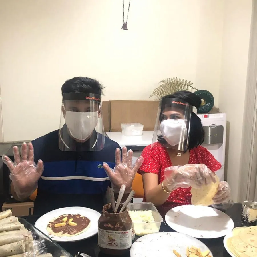 Turut Jadi Terdampak Corona, 7 Artis ini Mendadak Buka Usaha Kuliner Online. Siapa Aja? 10
