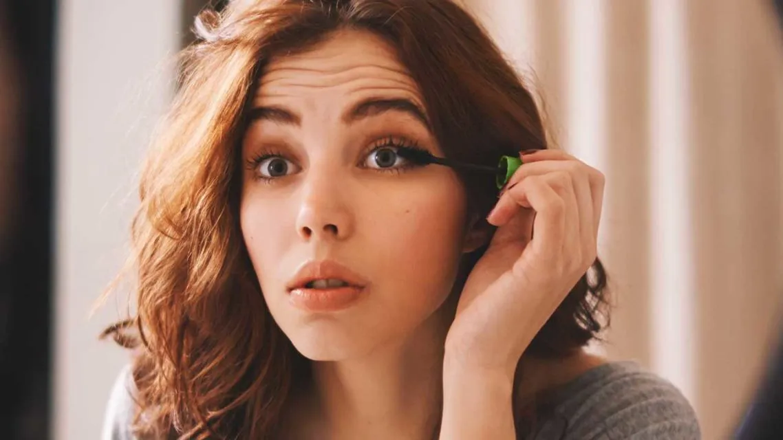 Dampak Makeup Saat Pakai Masker Ternyata Nggak Main-Main. 4 Fakta Ini Perlu Dipahami! 7