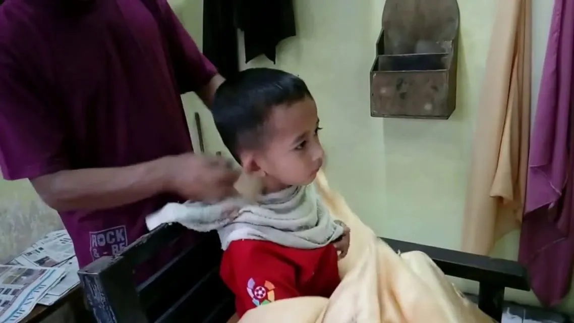 Nostalgia Tempat Cukur Zaman Dulu. Era Kejayaan Potong Rambut Sebelum Tren Barber Shop 10