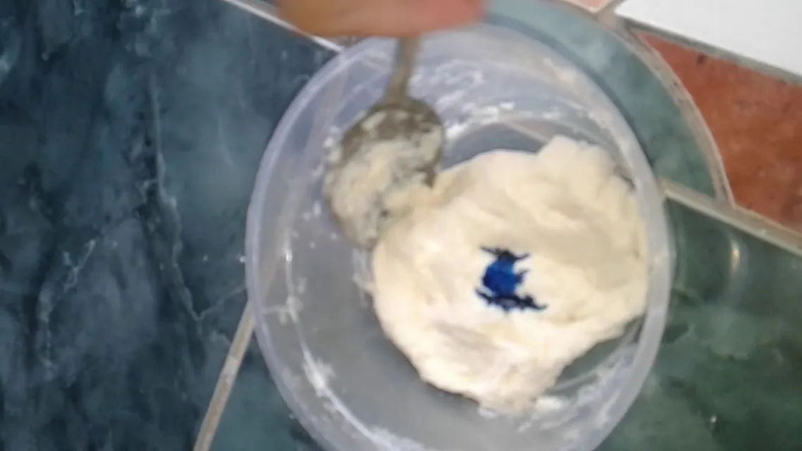 Cara Membuat Slime dengan Bahan Rumah Tangga (Mudah) 11 cara membuat slime dengan tepung terigu