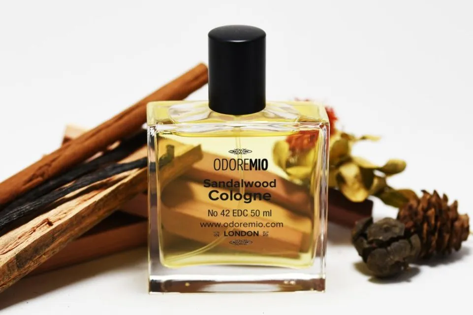 5 Aroma Parfum Wanita Paling Populer yang Katanya Bisa Memikat Pria. Wah, Apa Saja? 10