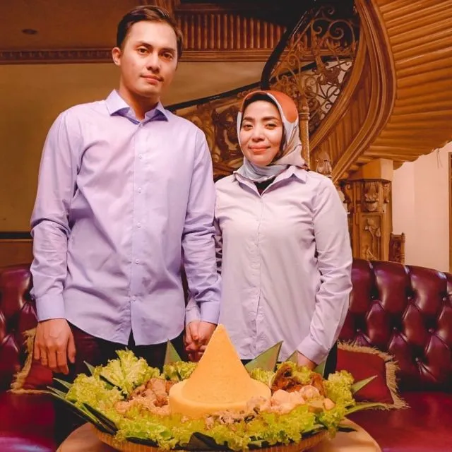 Tetap Romantis di Tengah Pandemi, 5 Pasangan Artis ini Rayakan Hari Jadi Pernikahan di Rumah 7