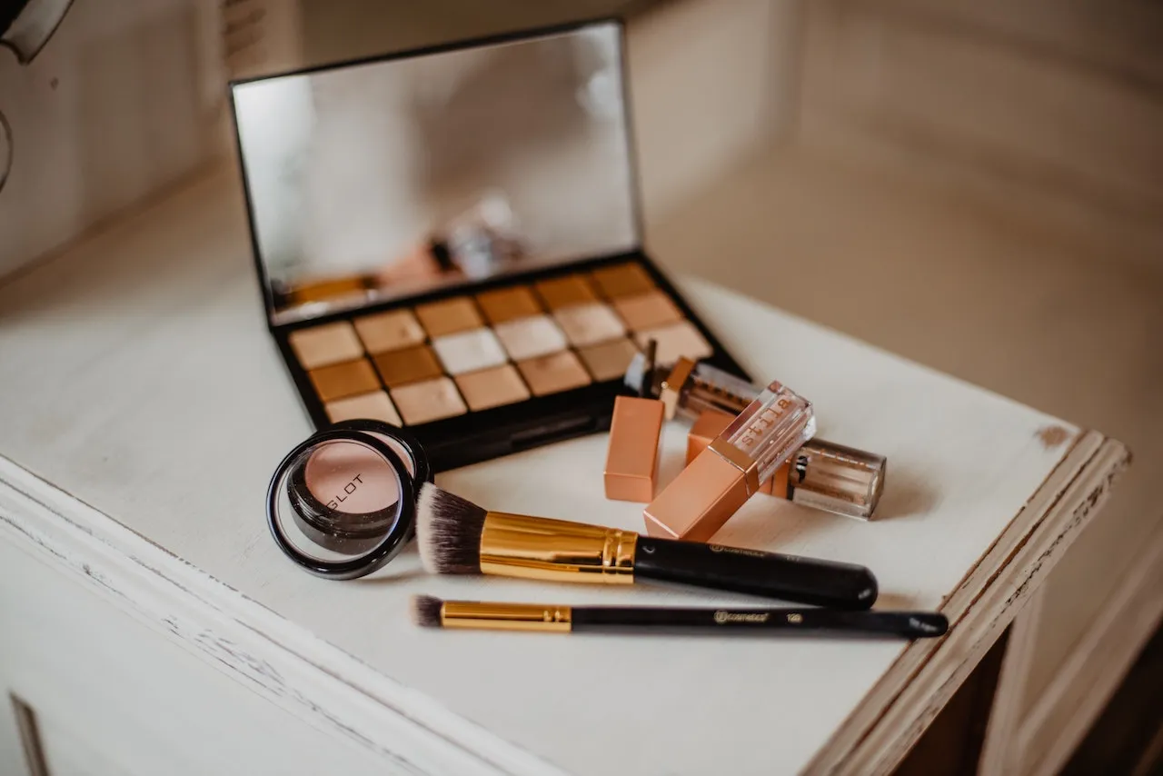 4 Alasan Mengapa Ber-makeup jadi Salah Satu Cara Menjaga Kewarasan Saat Karantina. Yuk, Coba! 7