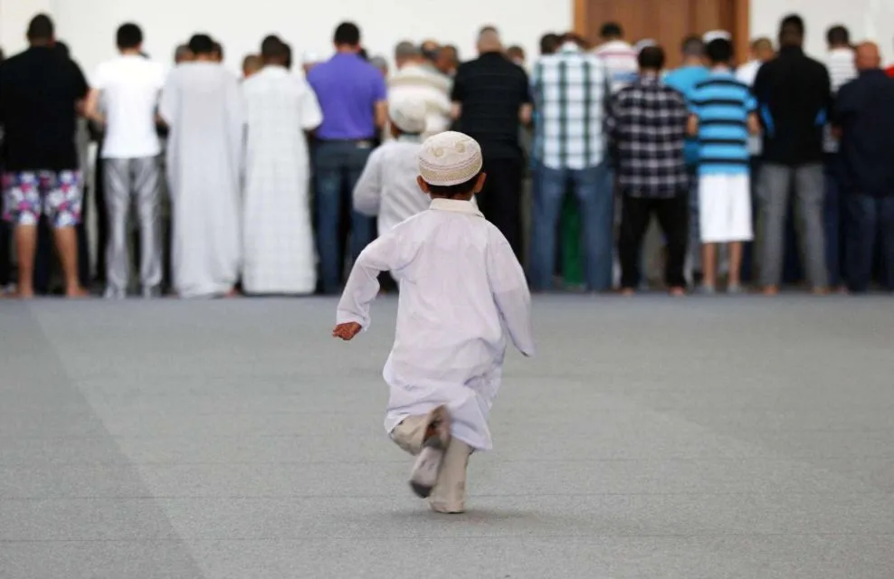 6 Macam Sifat Orang Dilihat dari Kebiasaannya Saat Salat Jamaah. Kamu Masuk yang Mana nih? 12