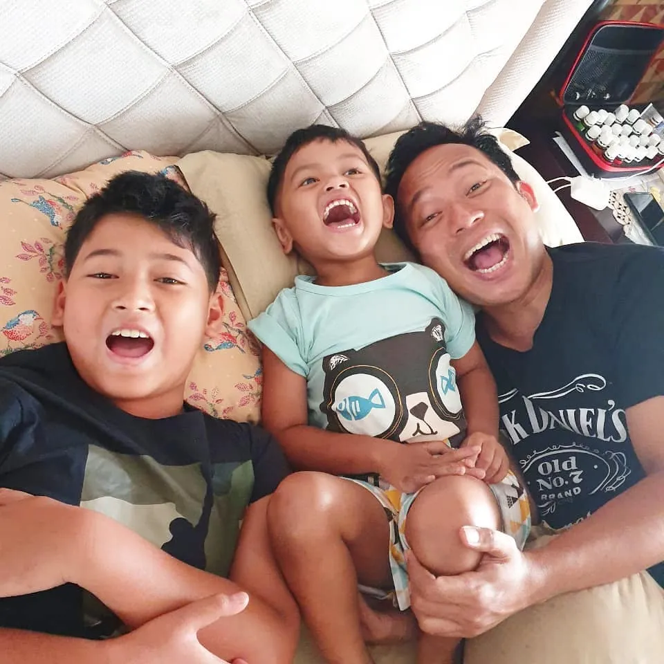 Meski Bukan Berstatus Saudara Kandung, Anak-Anak Artis ini Justru Sangat Dekat 12