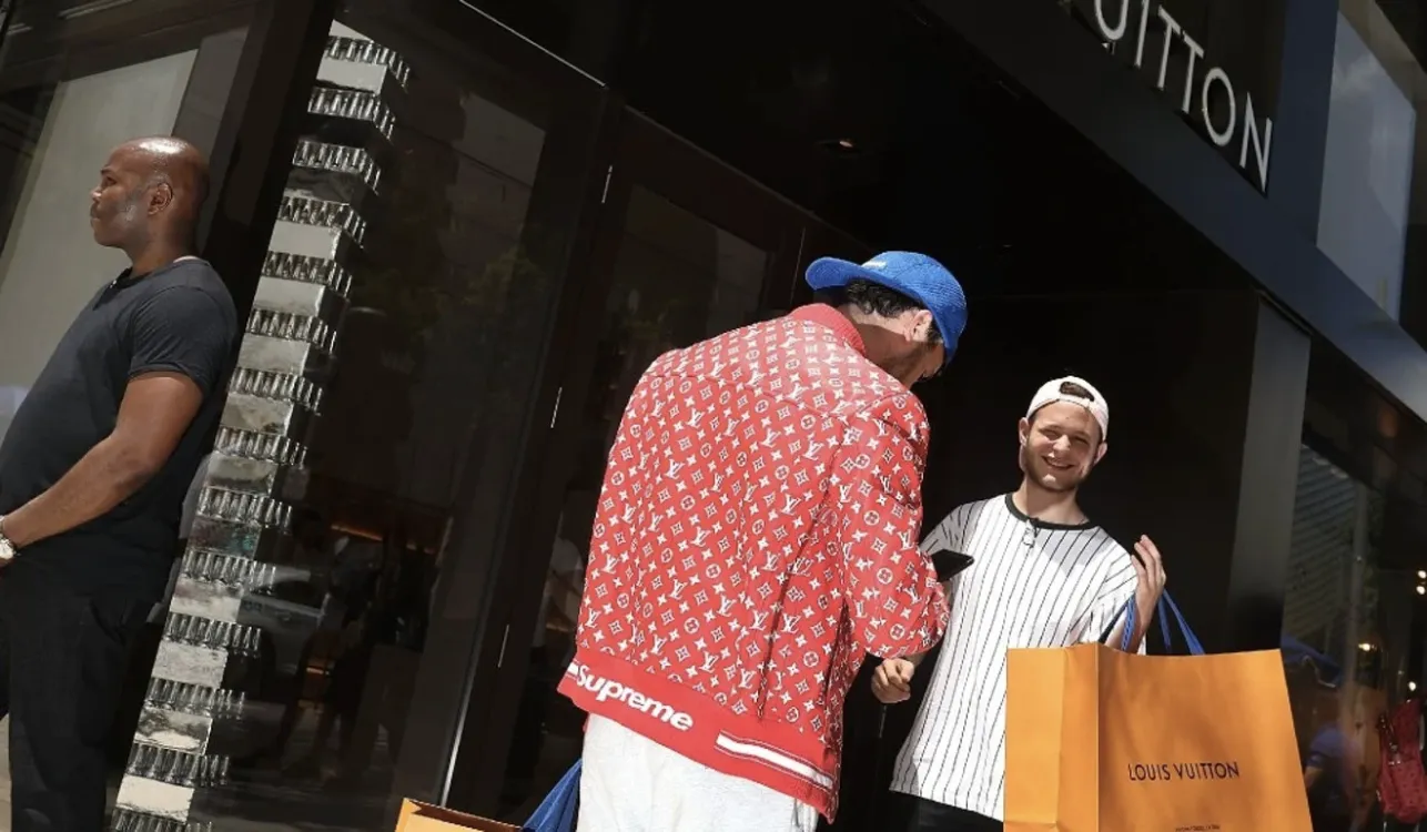 Supreme & Kemampuan Magisnya Bikin Orang Terobsesi. Semahal Apapun Barangnya, Selalu Ada yang Beli 22