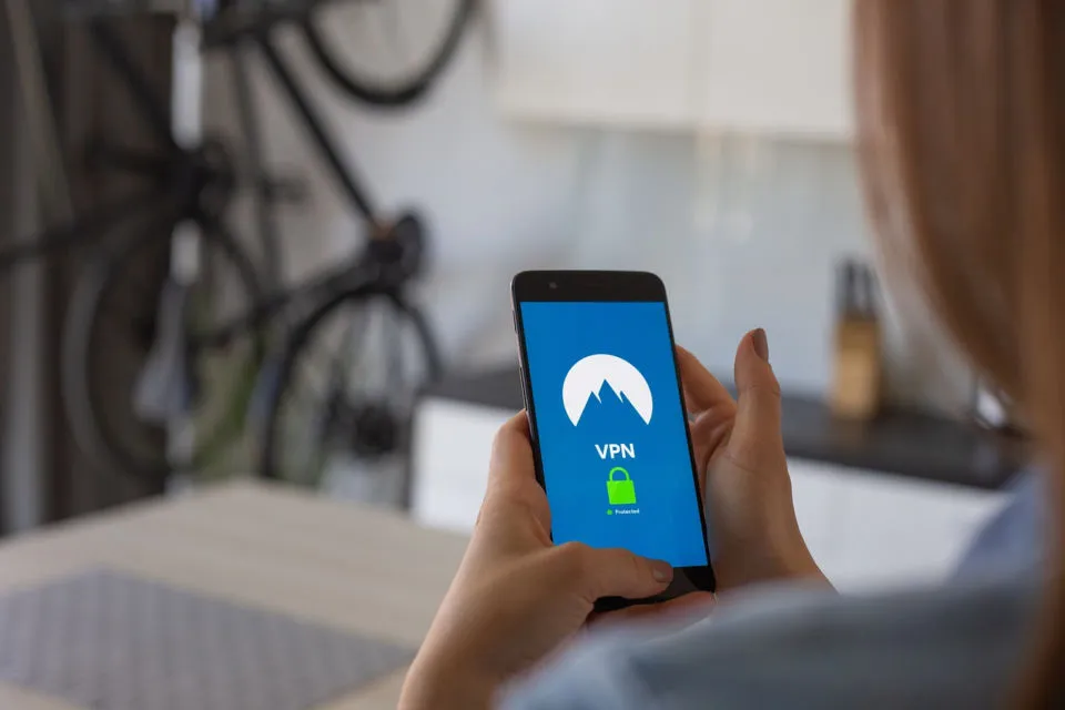 5 Cara Menggunakan VPN di HP Android, iPhone, dan Laptop. Bebas Berselancar, Gratis, dan Aman 9