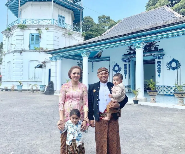 11 Fakta Reisa Broto Asmoro, Dokter yang Jadi Tim Komunikasi Covid-19. Finalis Puteri Indonesia! 19