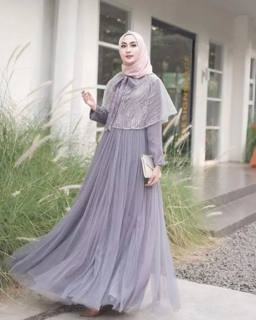 9 Nominasi Dress Hijab Paling Unik Tapi Lucu Buat Dipakai ke Berbagai Acara 11