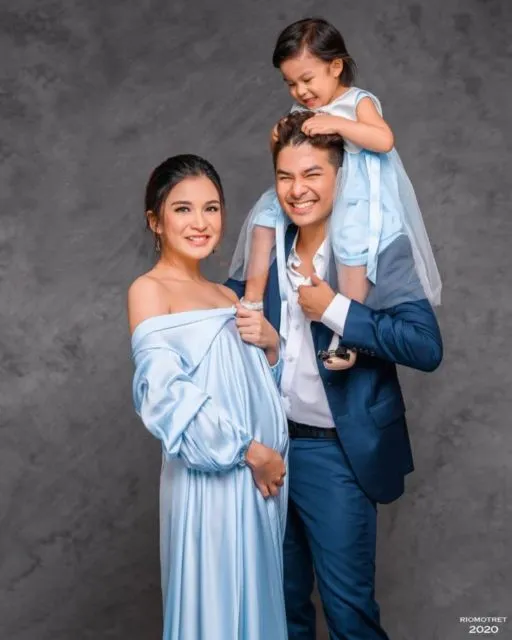 10 Foto Maternity Anak Kedua ala Chelsea Olivia. Konsep Tradisional Modern, Auranya Memesona! 19