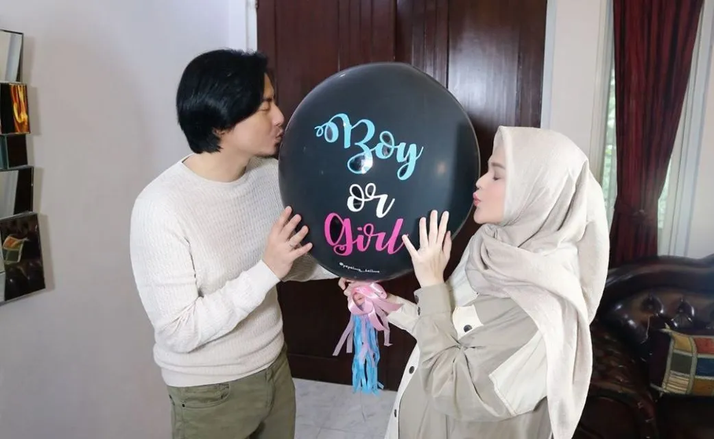 11 Foto Maternity ala Cut Meyriska-Roger Danuarta. Mirip Bidadari Turun ke Bumi sama Suami! 13