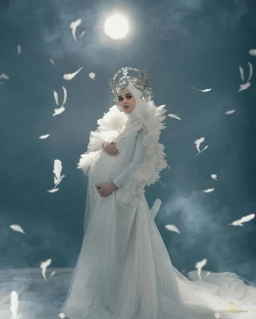 11 Foto Maternity ala Cut Meyriska-Roger Danuarta. Mirip Bidadari Turun ke Bumi sama Suami! 17