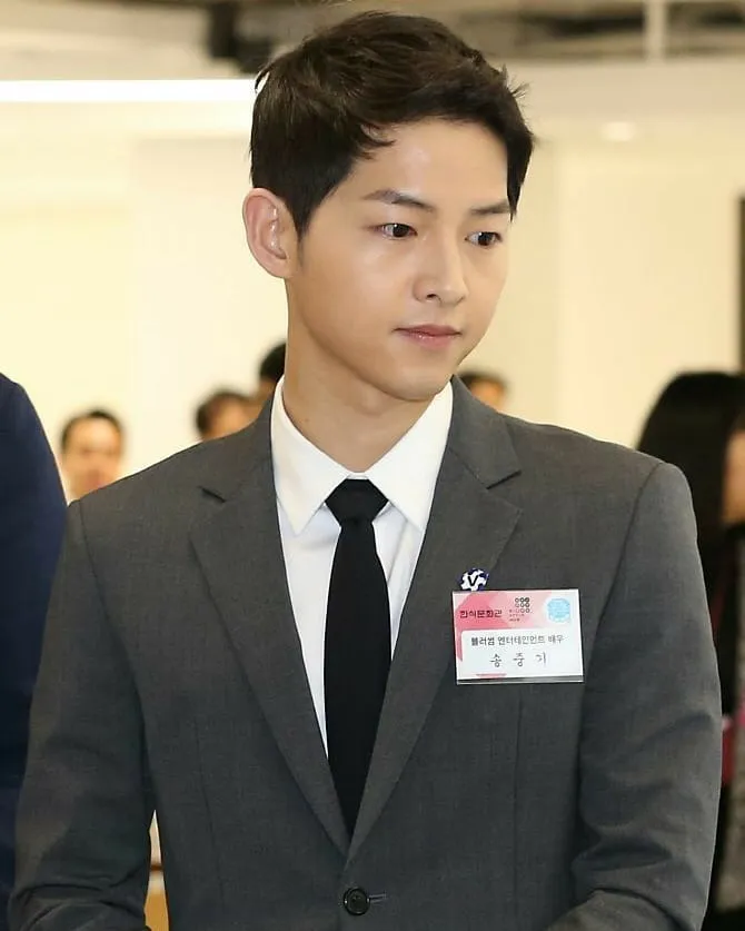 Tak Terima Dirumorkan Pacari Pengacara, Song Joong Ki Siap Seret Penyebar Hoaks ke Jalur Hukum 4
