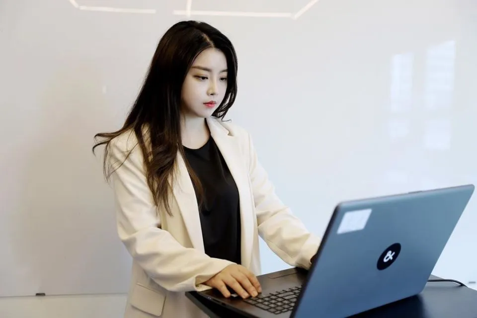 Kisah Sukses Kim Su Kyung; Berawal dari Bayar Warisan Utang 23 Miliar hingga Jadi CEO Muda 8