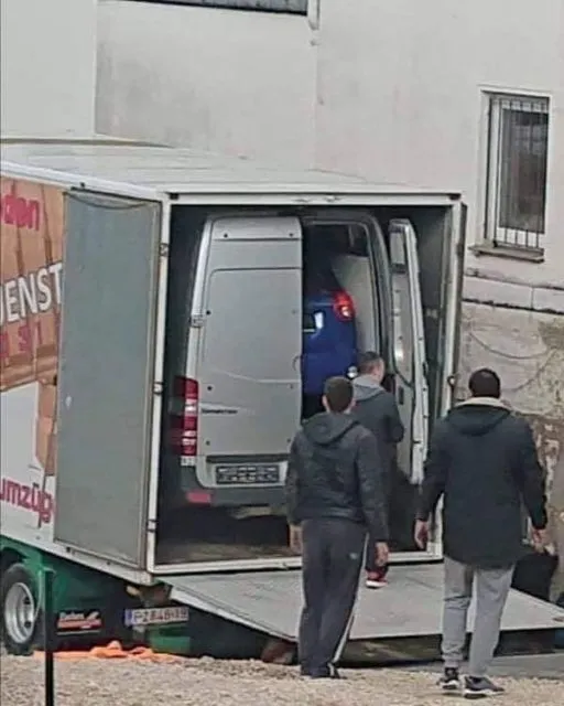 11 Fungsi Kocak Mobil yang Belum Banyak Orang Tahu. Biar Nggak Cuma Dipakai buat Jalan-Jalan Aja~ 17