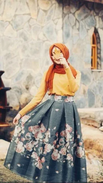 9 Cara Unik Pakai Sweater dan Rok Longgar Buat Hijabers. Sederhana dan Anggun! 14