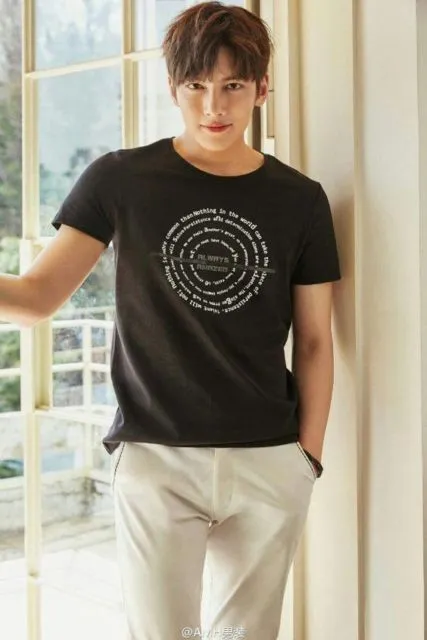 Bikin Meleleh, Ini Potret Ji Chang Wook Saat Pakai Kaus. Santai dan Cool Abis! 10