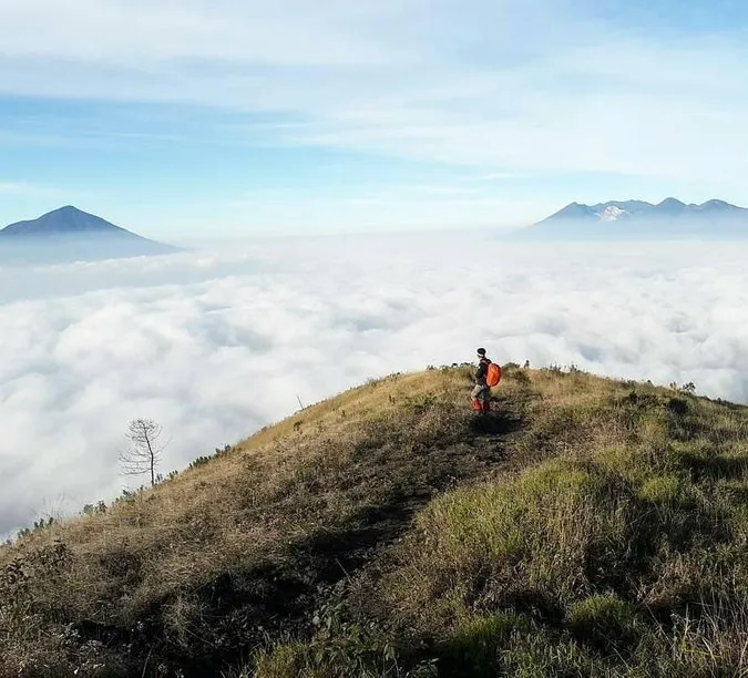 7 Gunung yang Telah Dibuka dengan Protokol New Normal. Pendaki Mau Mendaki ke Mana Nih? 12