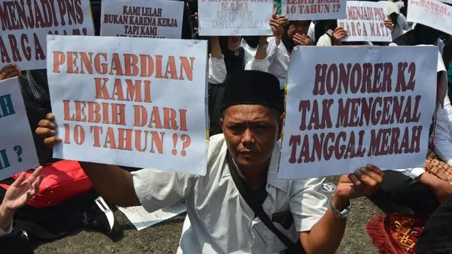 Ini Aturan Baru Gaji Guru Honorer yang Dikeluarkan Nadiem Makarim. Ada 3 Syaratnya! 6
