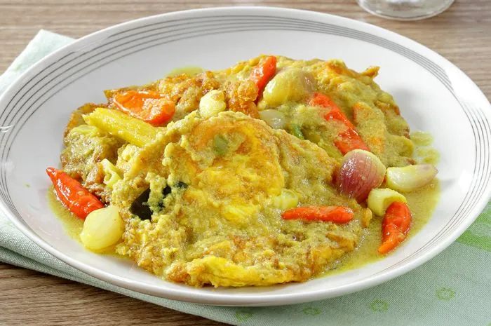 8 Resep Telur Ceplok yang Nggak Cuma Polosan Doang. Bumbunya Lezat, Selera Makan Meningkat! 10