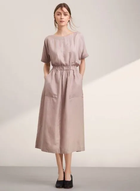 9 Model Dress Rumahan Selain Daster; Bahannya Sama-Sama Adem dan Nyaman! 16