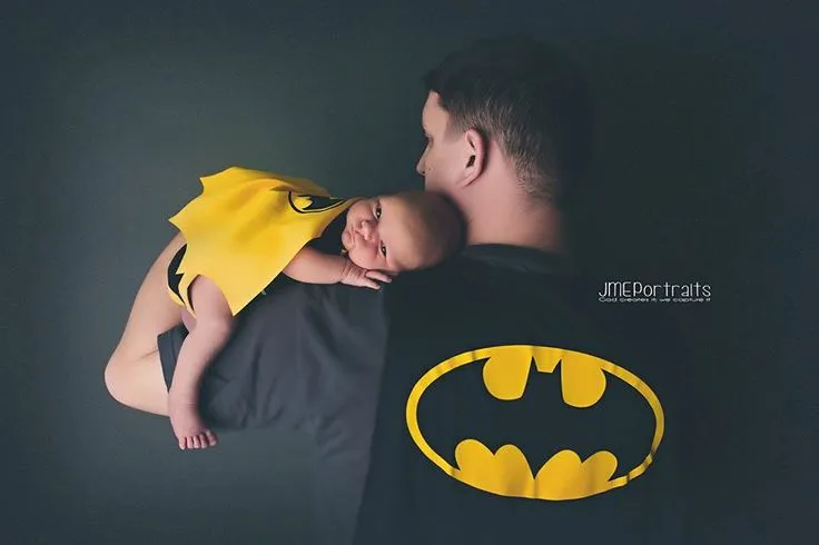 Unik dan Terlihat 'Mesra', Ini 10 Ide Newborn Photoshoot Bareng Ayah. Kudu Coba! 16