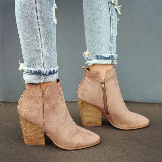 5 Jenis Sepatu yang Harus Dihindari Cewek Bertubuh Mungil. Jangan Sampai Salah! 6