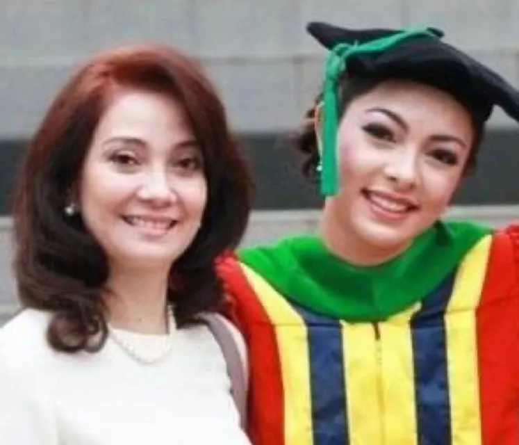 11 Fakta Reisa Broto Asmoro, Dokter yang Jadi Tim Komunikasi Covid-19. Finalis Puteri Indonesia! 13