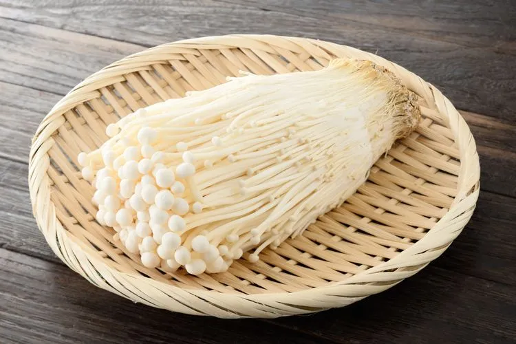 Mengandung Bakteri Berbahaya, Jamur Enoki Asal Korea Selatan Ditarik. Bukan Cuma di Indonesia Aja 4