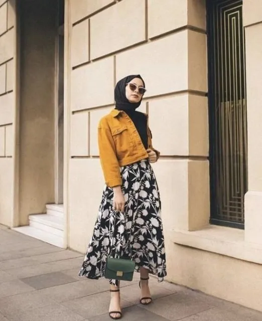 9 Motif Rok Hijabers Terkece yang Lagi Hits di Instagram. Cocok Buat yang Suka Tampil Unik! 10