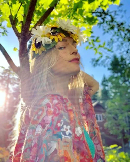Mengenal Dr. Daisy Robinton; Sosok Model Bergelar PhD yang Teorinya Ubah Pengobatan Modern! 15