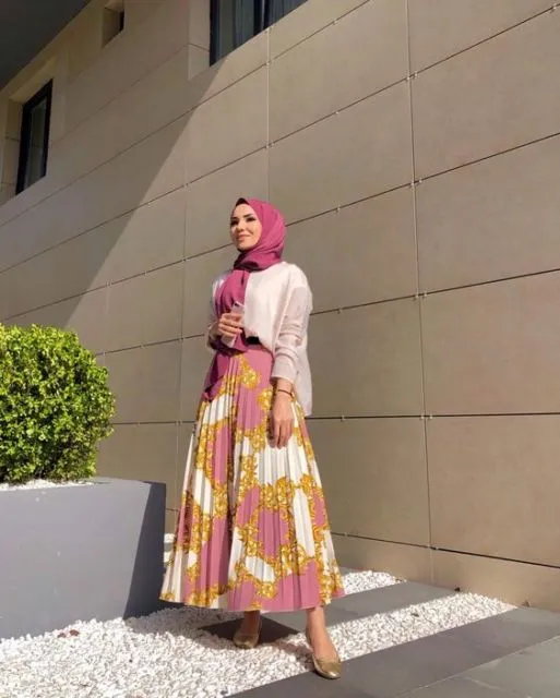 9 Motif Rok Hijabers Terkece yang Lagi Hits di Instagram. Cocok Buat yang Suka Tampil Unik! 12