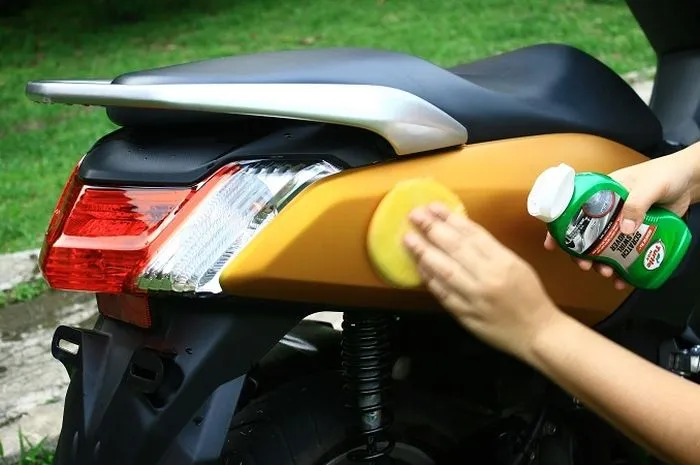 Tips Cuci Motor Sendiri yang Benar & Bikin Kinclong 15